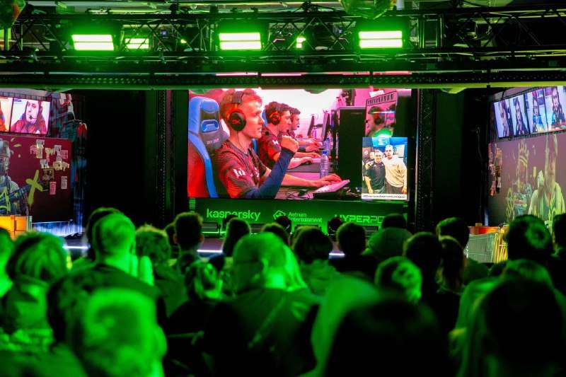 Новости - Уморительные новости: киберспортсмены оккупировали Москву, но масштабная неделя сражений за мониторами подошла к концу. Уморительные новости: киберспортсмены оккупировали Москву, но масштабная неделя сражений за мониторами подошла к концу. - новости