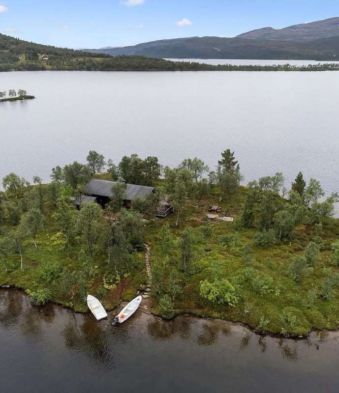 Уютный домик с панорамным видом Интерьер дома на острове