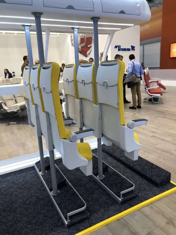 Стоячие места скоро появятся в самолётах: бюджетные авиалинии к 2026 году хотят запустить новые седла Skyrider 2.0.... - новости