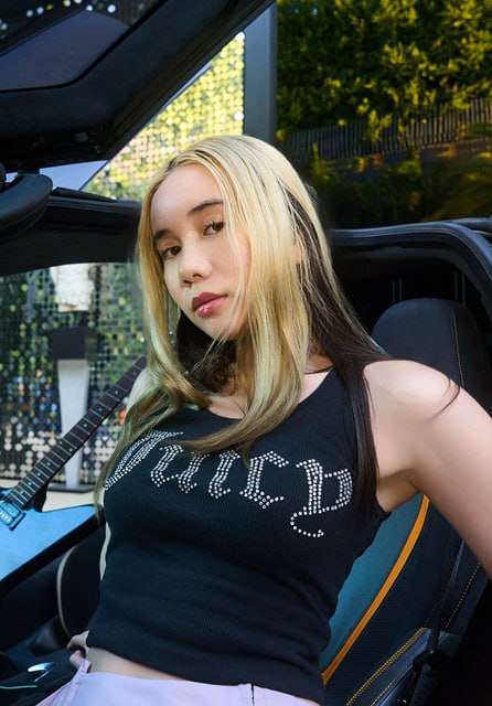 🤯 Девушка 2007 года рождения заработала  млн на OnlyFans за 3 часа - новости