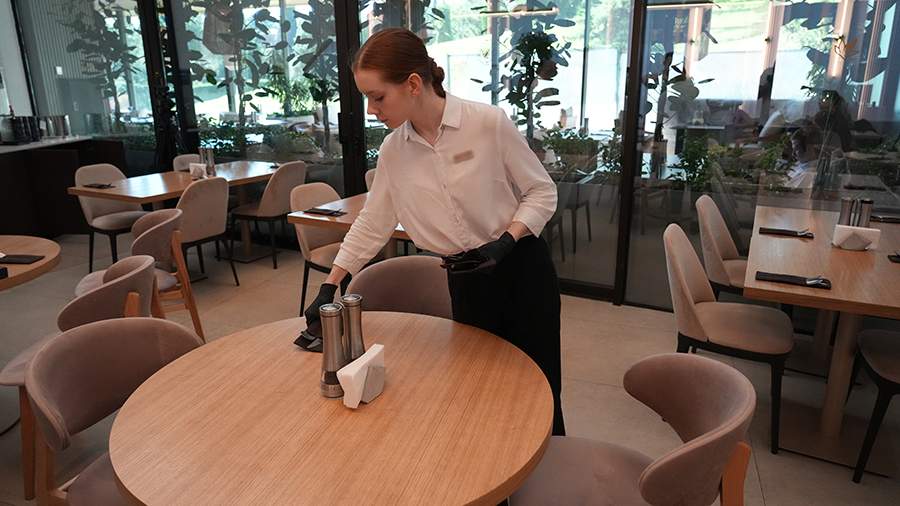 ​Москвичи стали реже ходить в кафе и рестораны - новости