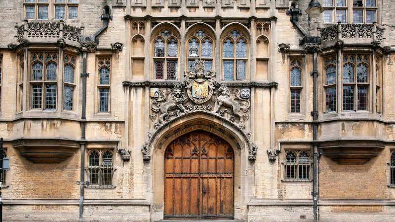 Оксфордский и Кембриджский университеты впервые не попали в тройку рейтинга Good University Guide, составляемого The Times и The... - новости