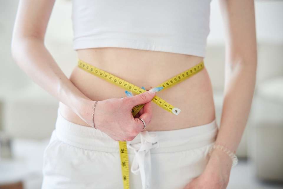 ​В Японии начались продажи «чудо-воды» для похудения: сжигать жир на животе стало проще - новости