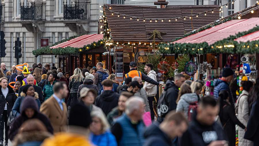 В британских пабах хотят запретить исполнять рождественские песни - новости