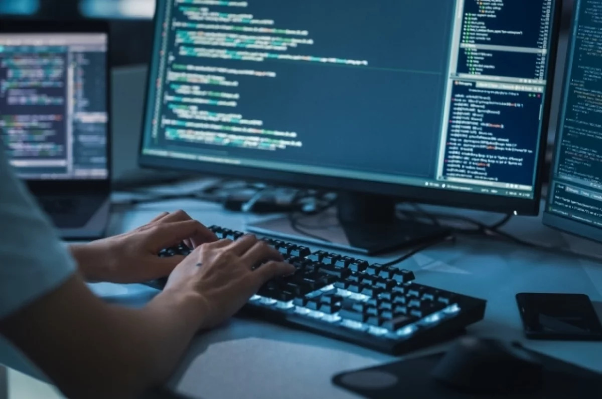 Россиянам рассказали, в каких отраслях повысят зарплату в 2026 году - новости