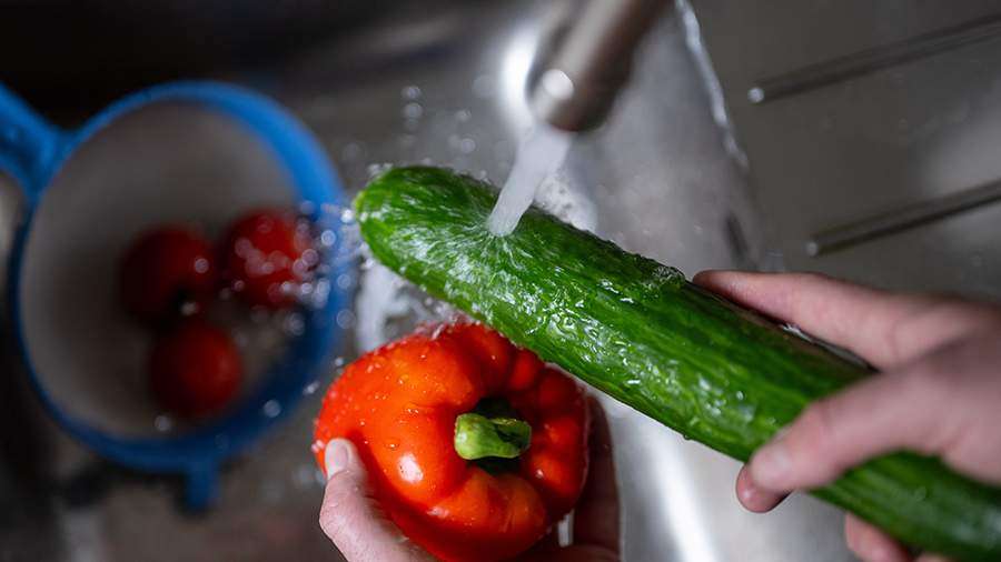 Эксперт рассказала об ошибках при мытье овощей и фруктов