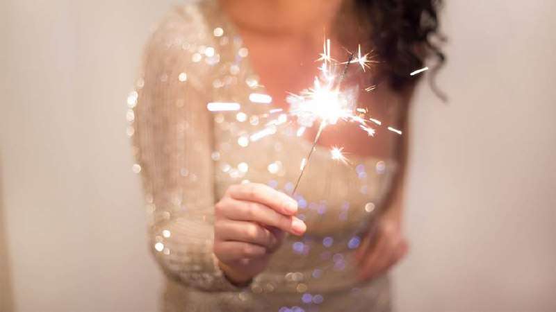 Как выбрать стильный и уместный наряд для новогоднего корпоратива - советы стилиста