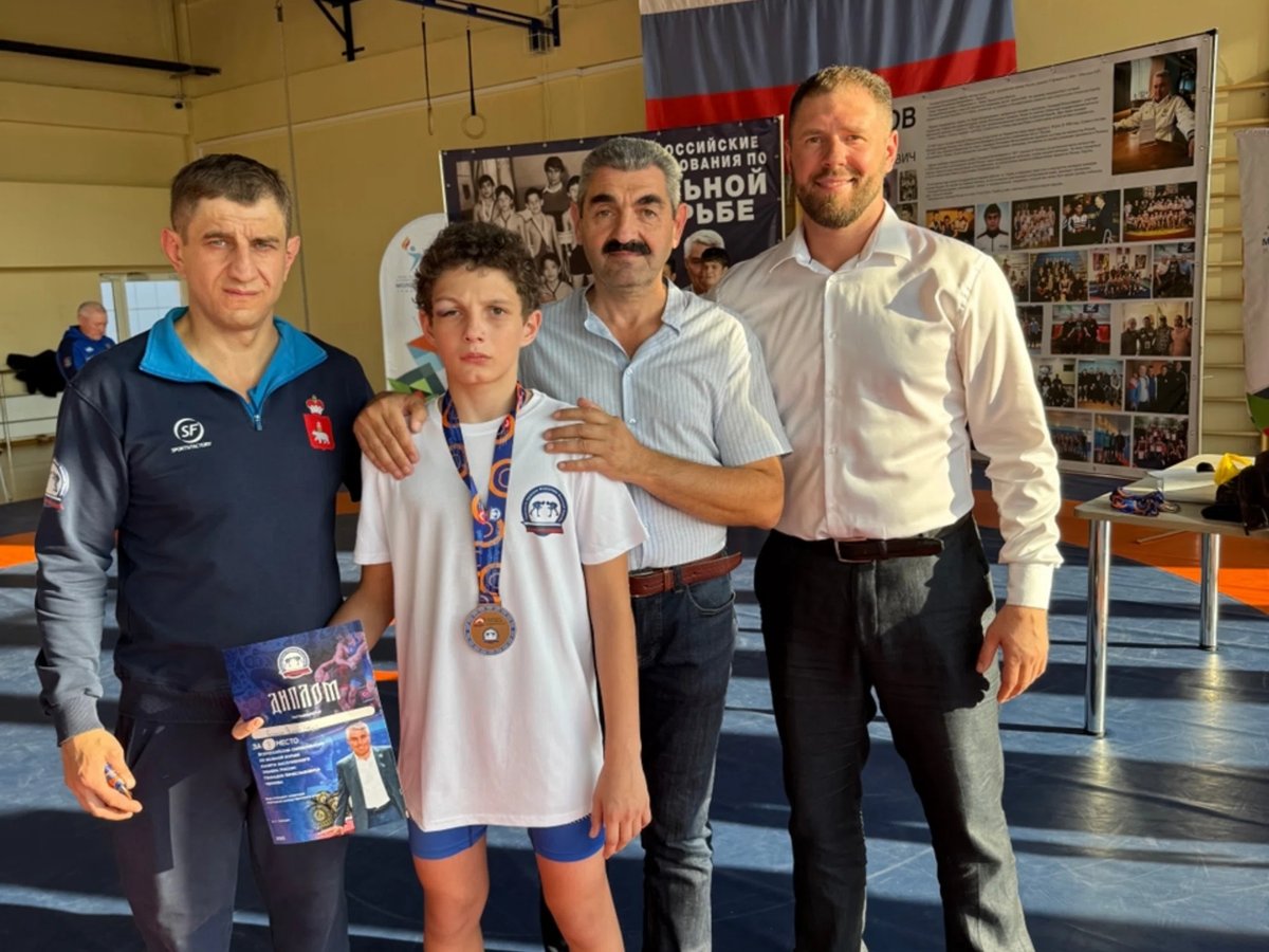 Красавчик с генами депутата Сын звезды Реальных пацанов едет разносить всех на чемпионате России - новости