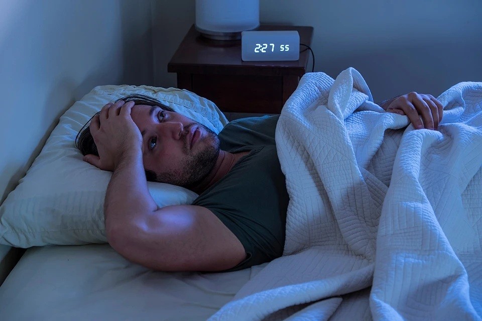 Новости - Вакансия мечты для Обломова: как заработать полмиллиона за 10 дней лежания на диване и не сойти с ума от голода новости