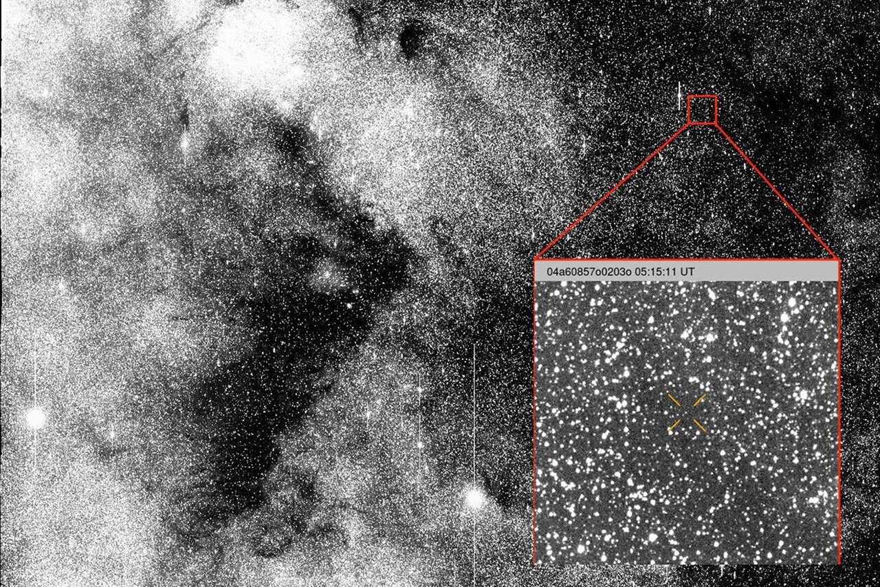 Новости - Космический кутюрье: Межзвездная комета 3I/ATLAS распушила редчайший «антихвост» перед Хабблом ☄️ новости