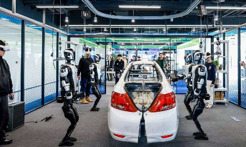 Новости - В Шанхае на свет появился первый учебный центр для гуманоидных роботов: что-то вроде академии для машин, где они будут блистать ... В Шанхае на свет появился первый учебный центр для гуманоидных роботов: что-то вроде академии для машин, где они будут блистать ... - новости