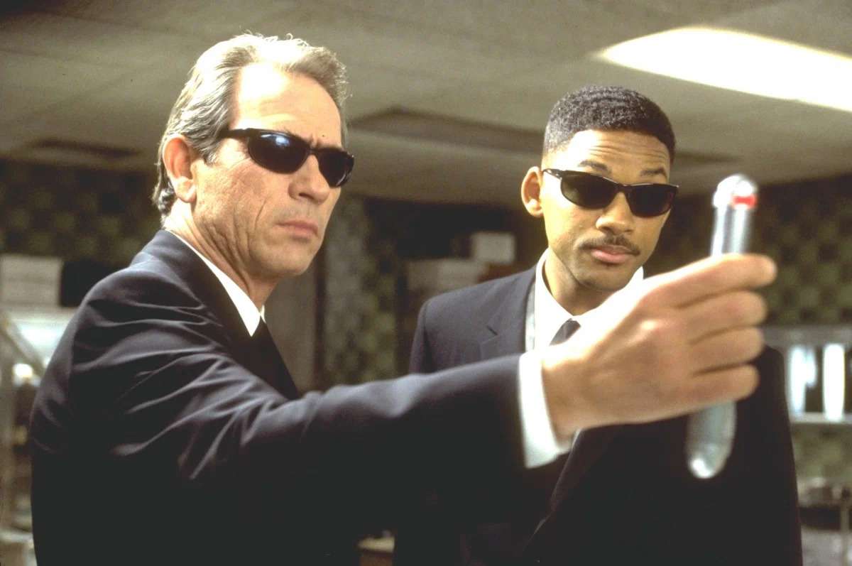 Новости - Почему «Люди в черном» — это не просто комедия. Да, конечно, у нас тут не Аристотель с его трагедиями, а Барри Зонненфельд с рад... Почему «Люди в черном» — это не просто комедия. Да, конечно, у нас тут не Аристотель с его трагедиями, а Барри Зонненфельд с рад... - новости